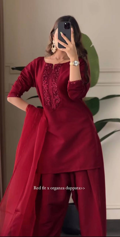Chic Maroon Silk Ensemble with Organza Dupatta and Embellished Clutch