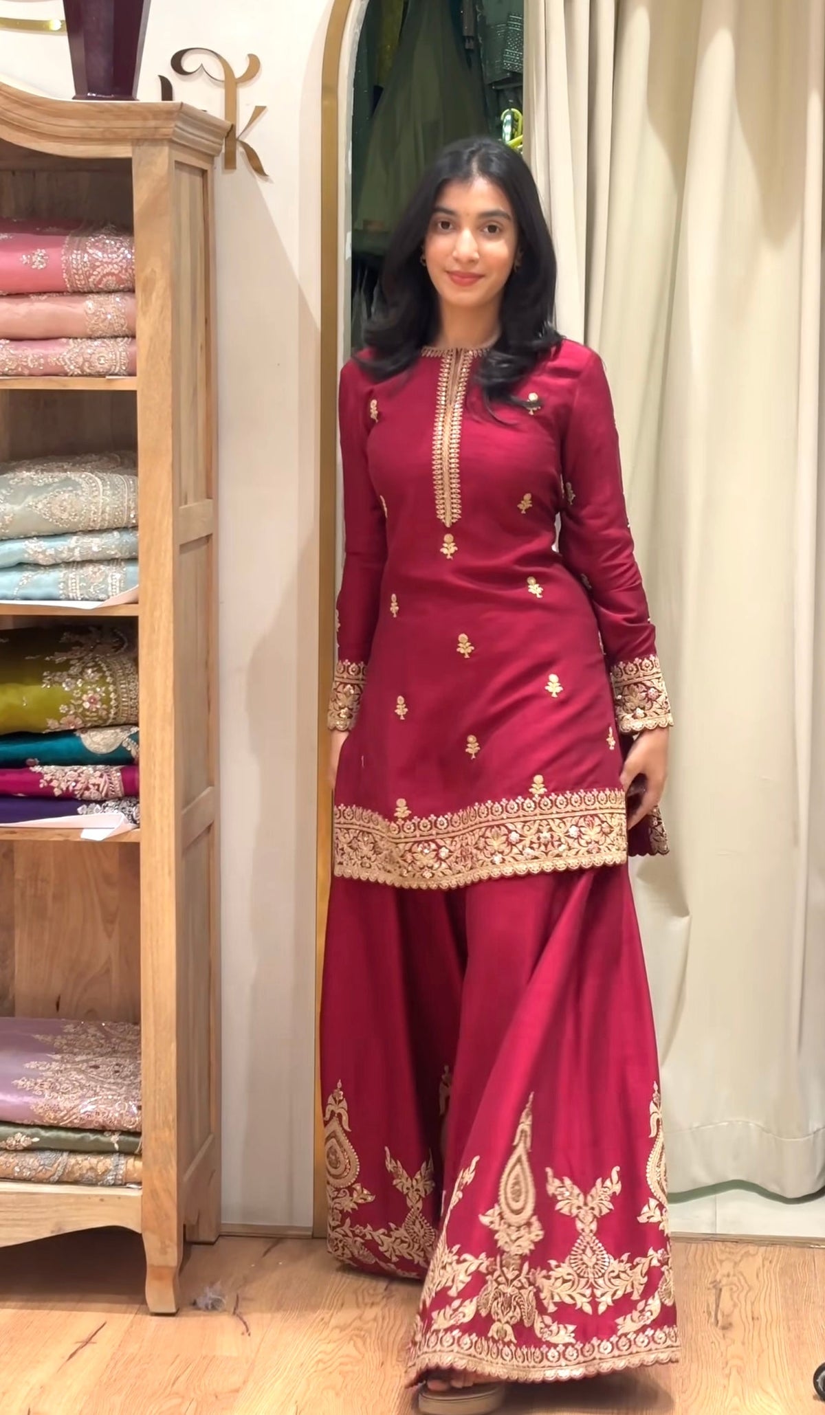 Label Mayra Signature Crimson Royal Set