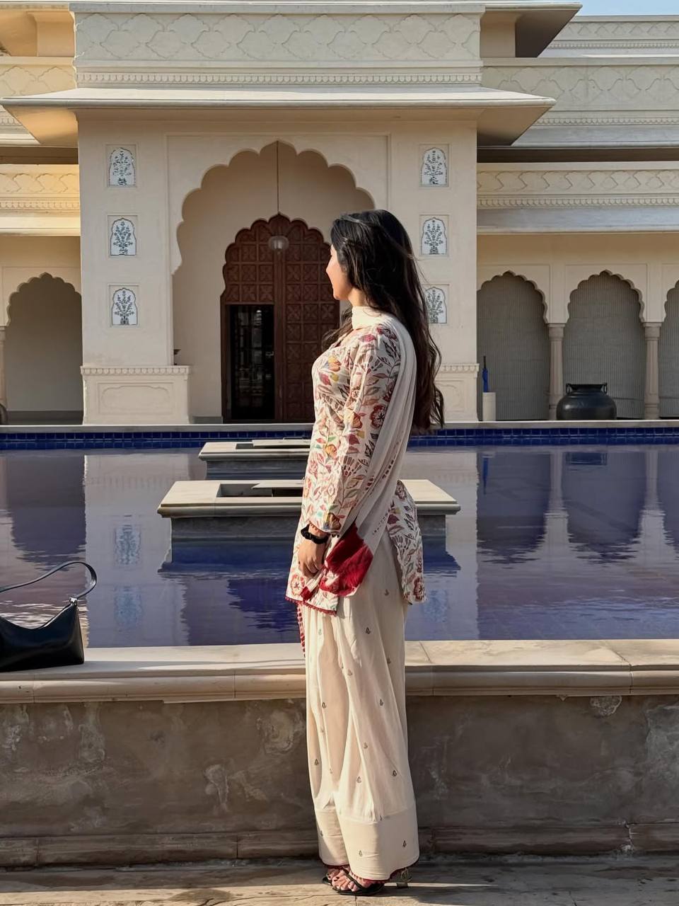 Women Off-White Floral Printed Cotton Kurta Set with Dupatta & Straight Pants