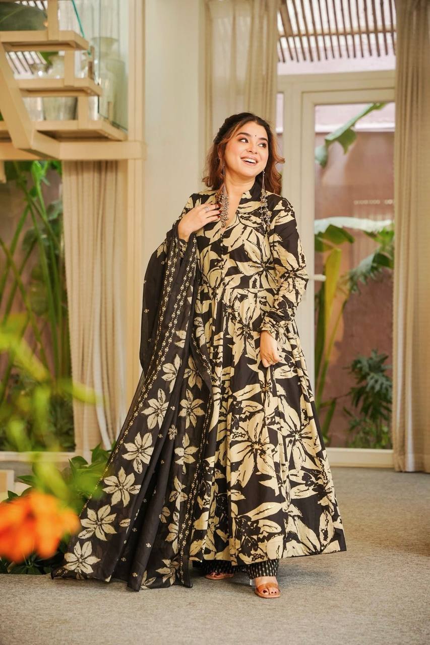 Liora Maslin cotton With Digital Print Suit