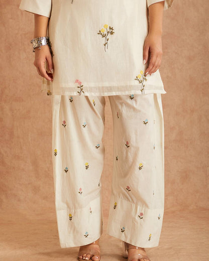 Subtle Bloom Vibes: Chic Ethnic Wear for Everyday Grace