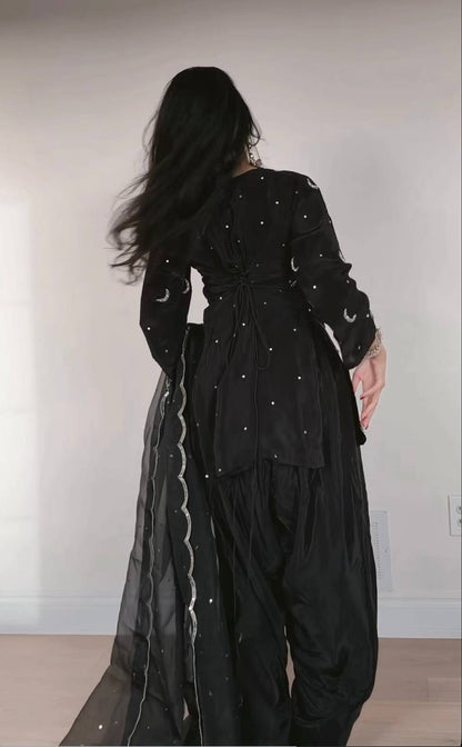 “Midnight Luxe: An Heirloom of Elegance”